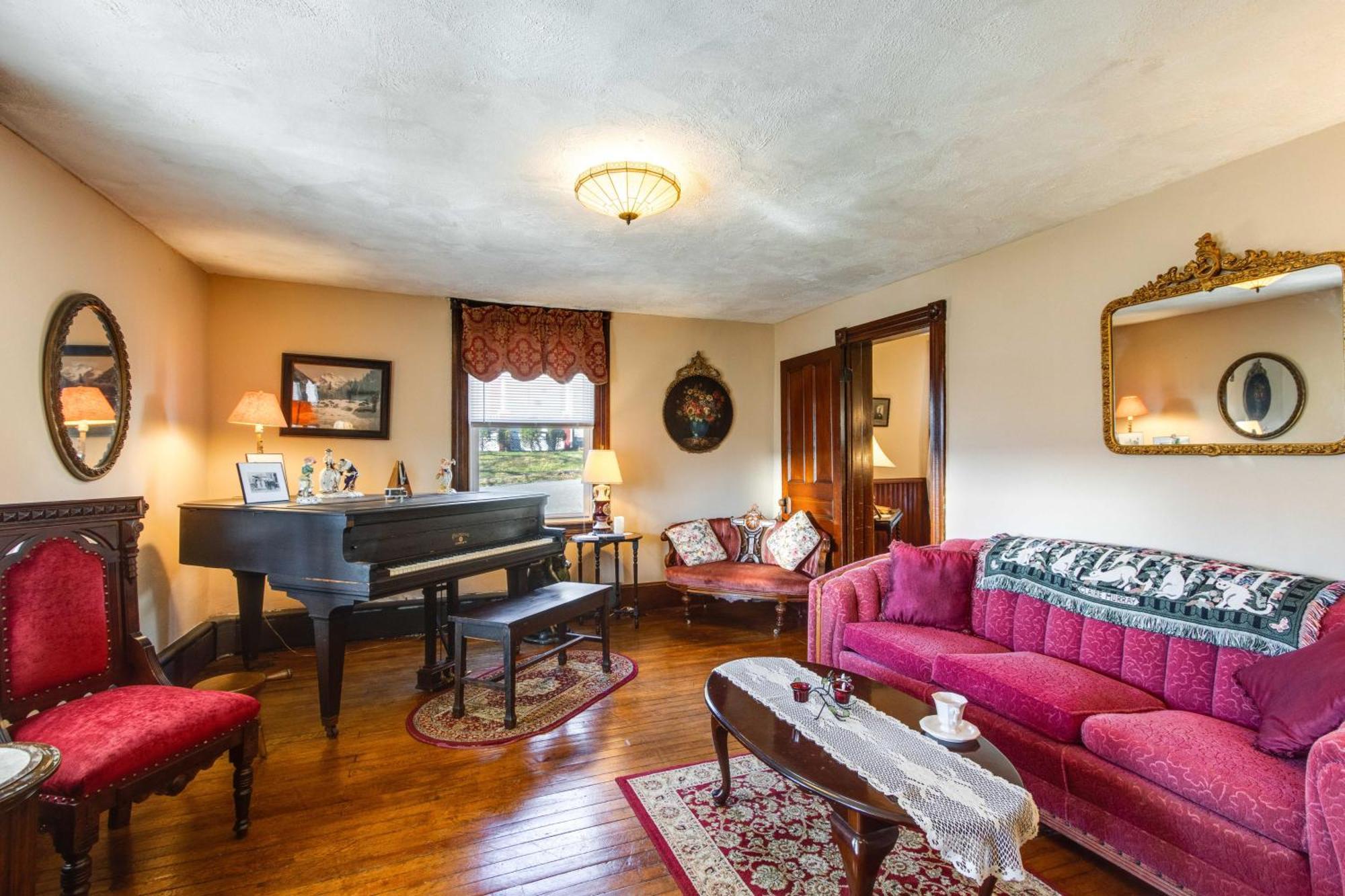 Victorian Home With Porch 6 Mi To Hickory Run Park! White Haven Екстер'єр фото